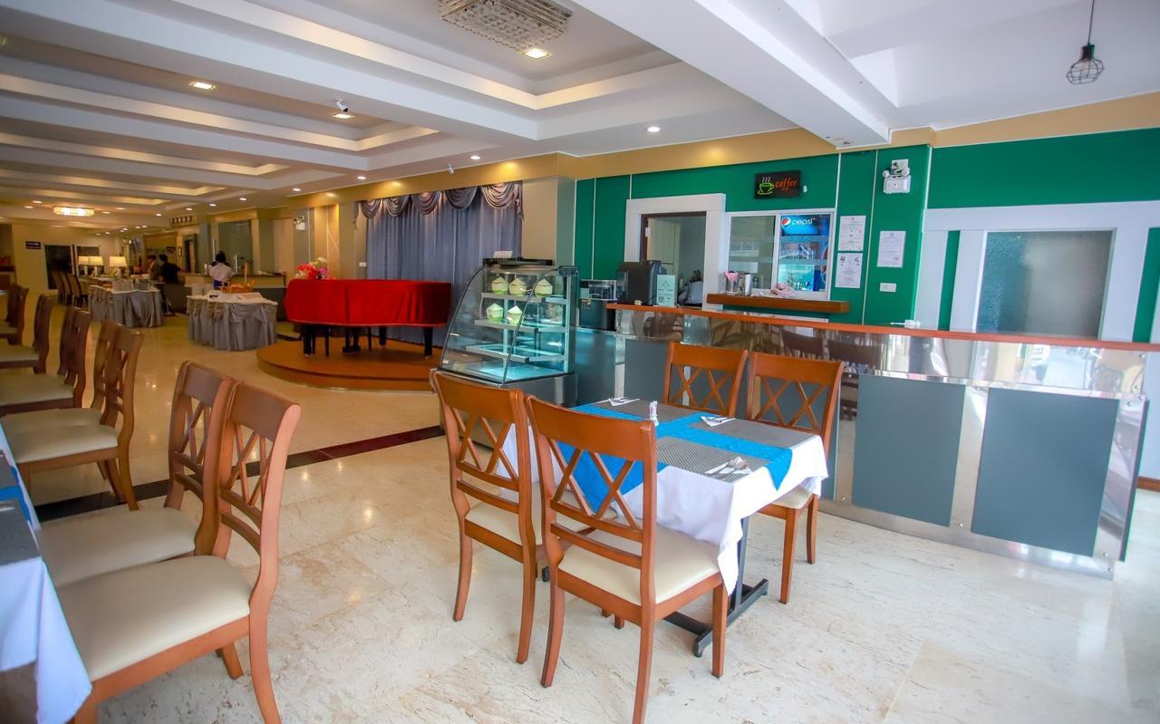 Korat Hotel Nakhon Ratchasima Bagian luar foto