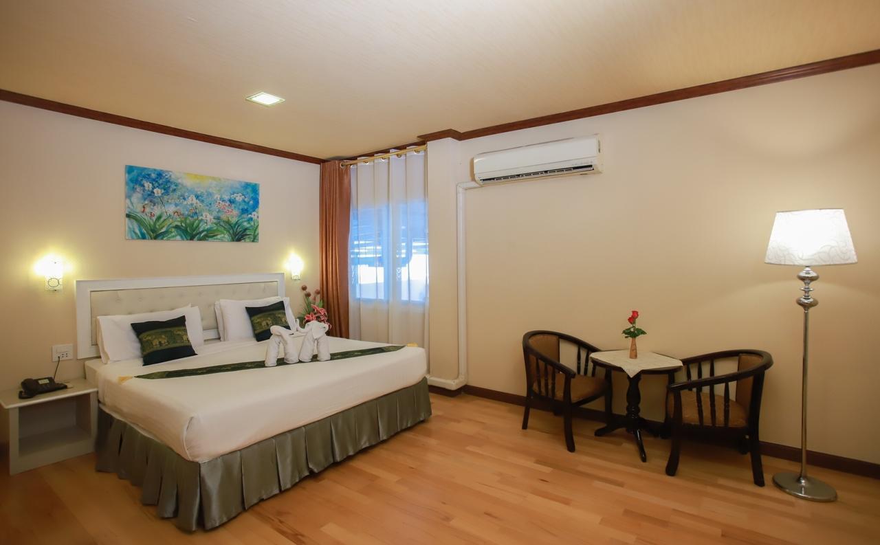 Korat Hotel Nakhon Ratchasima Bagian luar foto