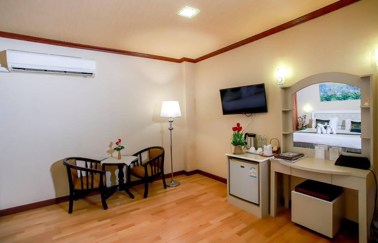 Korat Hotel Nakhon Ratchasima Bagian luar foto