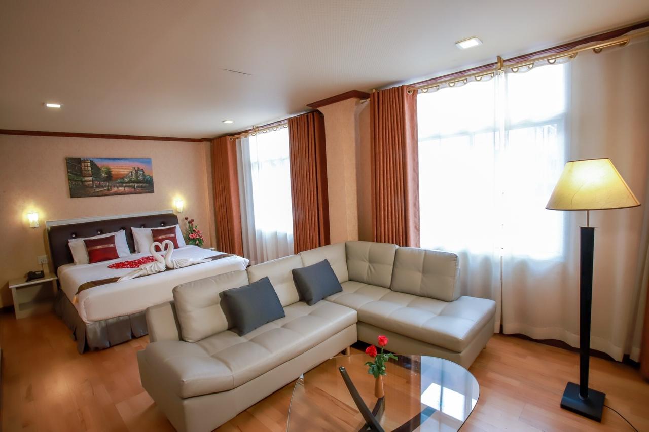 Korat Hotel Nakhon Ratchasima Bagian luar foto
