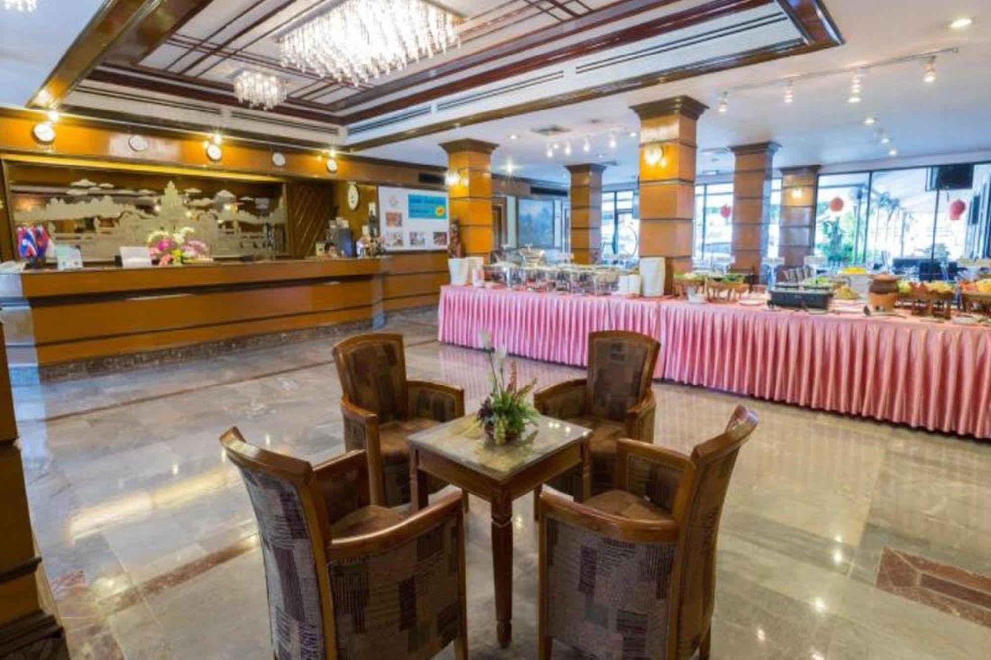 Korat Hotel Nakhon Ratchasima Bagian luar foto