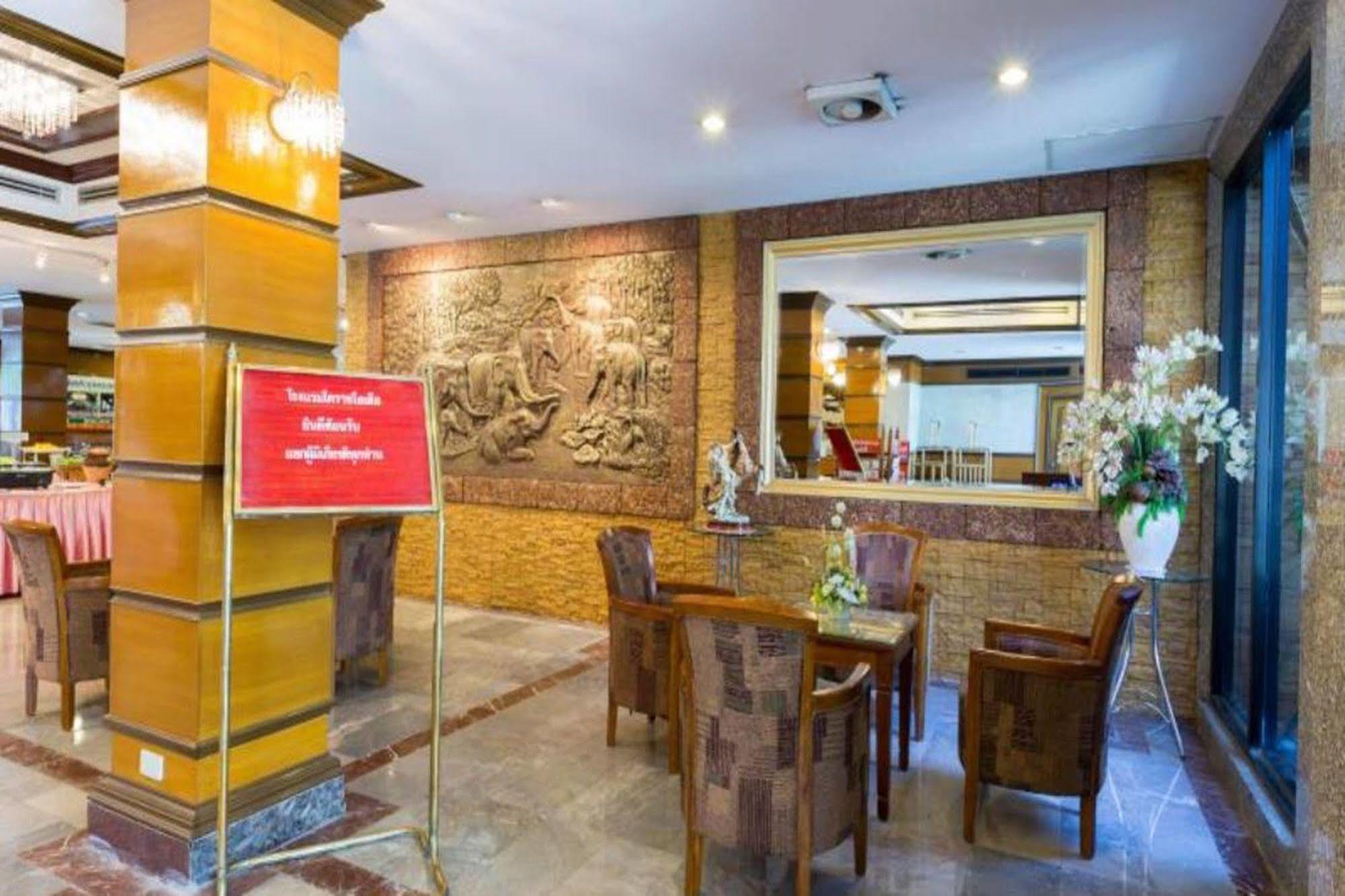 Korat Hotel Nakhon Ratchasima Bagian luar foto