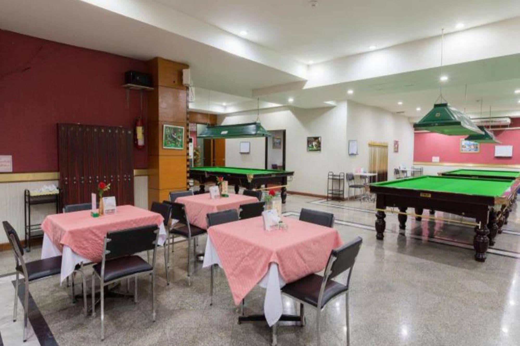 Korat Hotel Nakhon Ratchasima Bagian luar foto